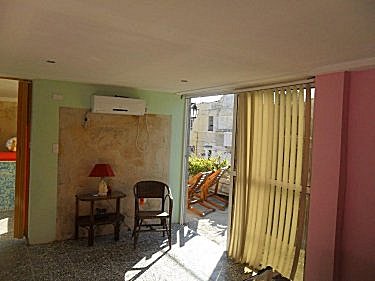 Habitacion, aire acondicionado y terraza
